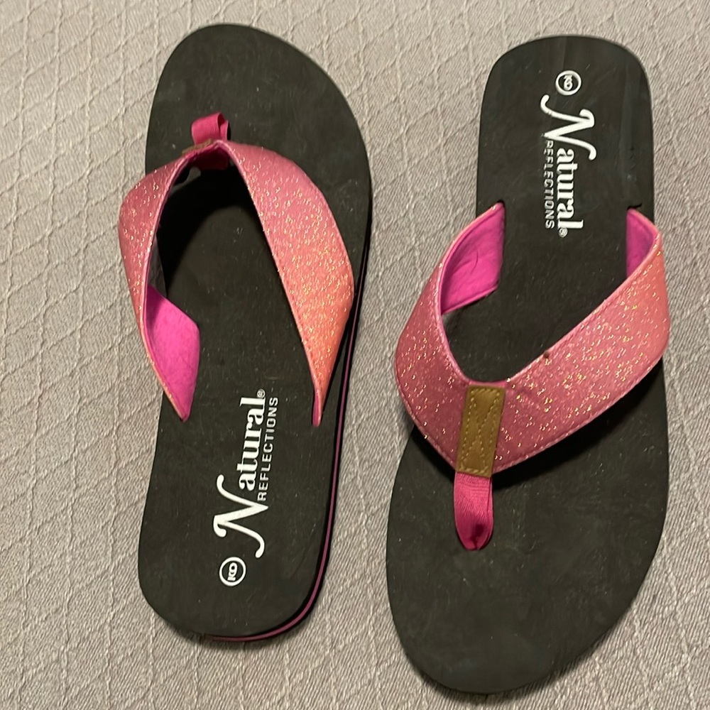 Natural reflection flip flops size 9